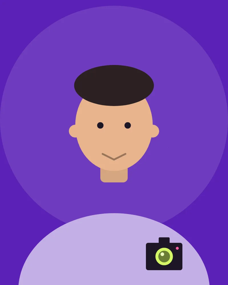 Stilisiertes Portrait: Person mit Kamera vor violettem Hintergrund